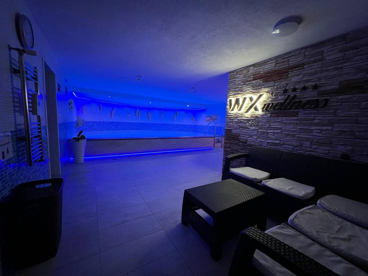 Wx Hotel Bratislava Esterno foto